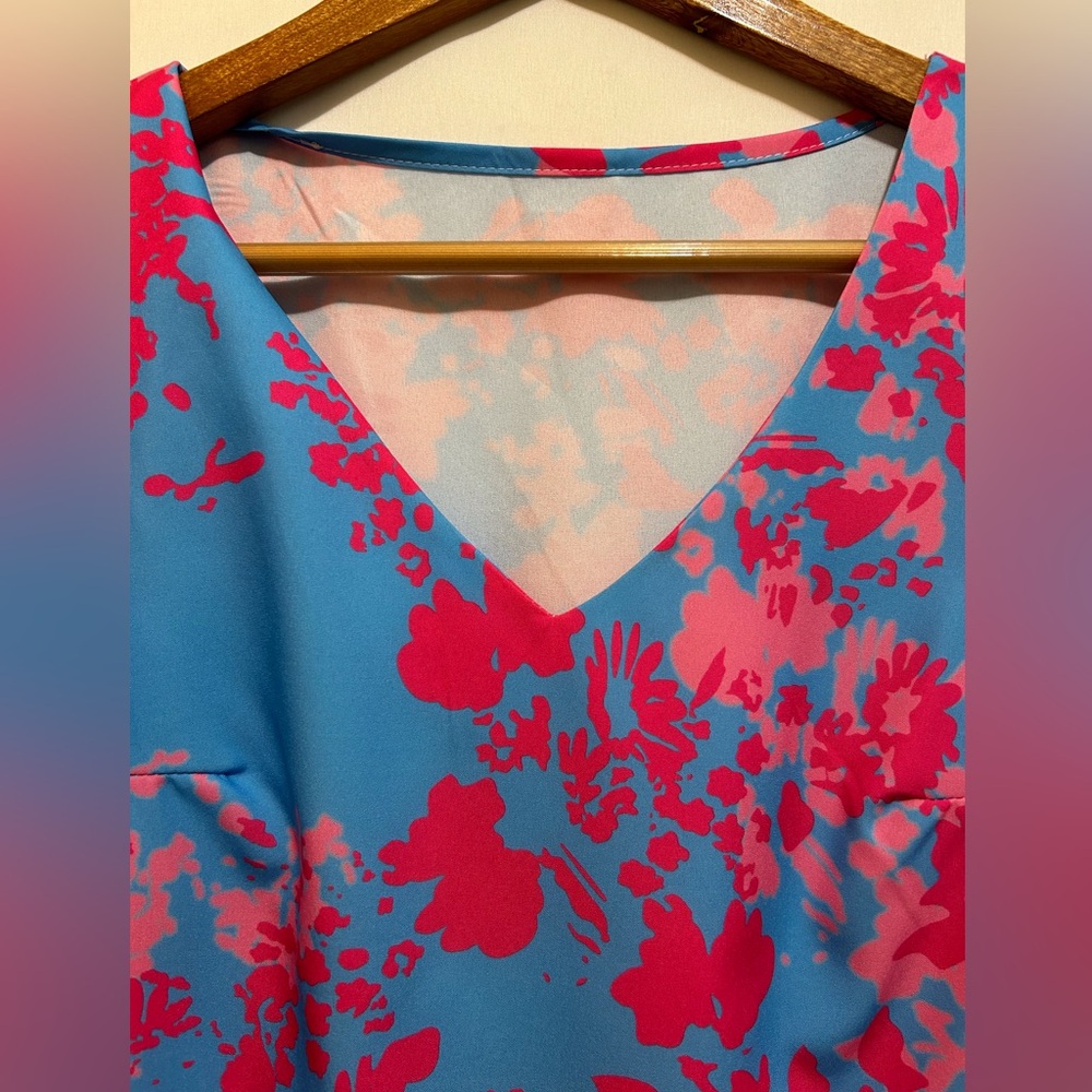 New Floral Blue/Pink Blouse Women’s Size 6/Medium - Great condition! - Picture 3 of 6